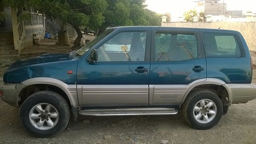 voiture nissan terrano 2