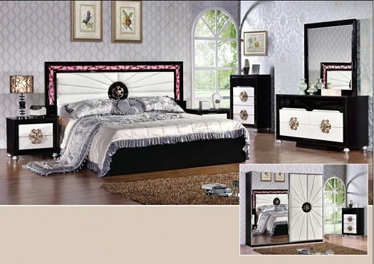 Chambre à coucher en noir et blanc avec tête de lit ...