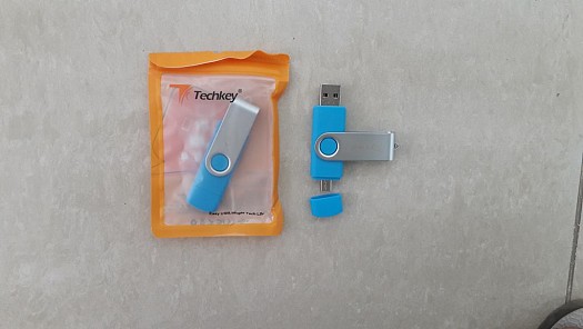 Clé Usb avec 2 ports
