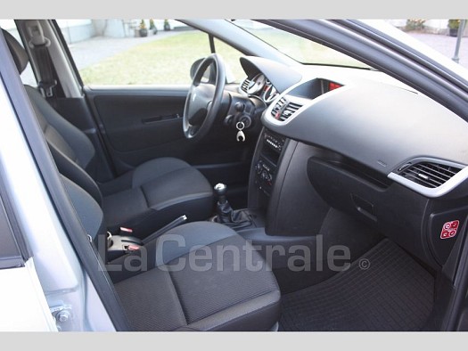Peugeot 207 1.4 hdi 70 executive 5p