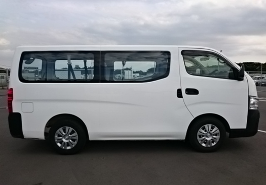 Mini-bus Nissan