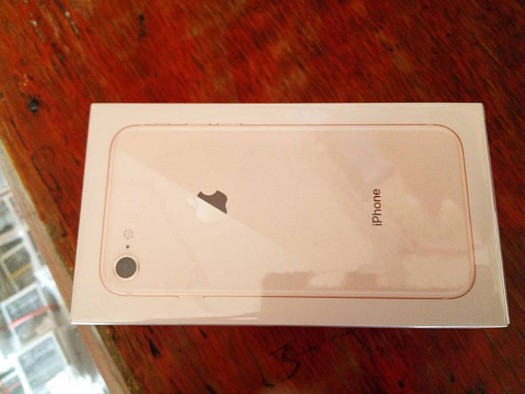 IPHONE 8