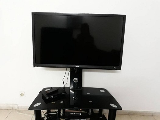 Television HAIR (90 CM) + table TV