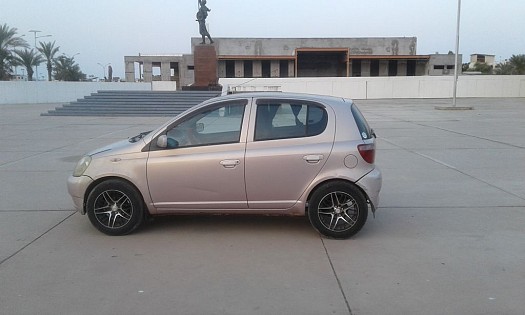Voiture VITZ modele 2001