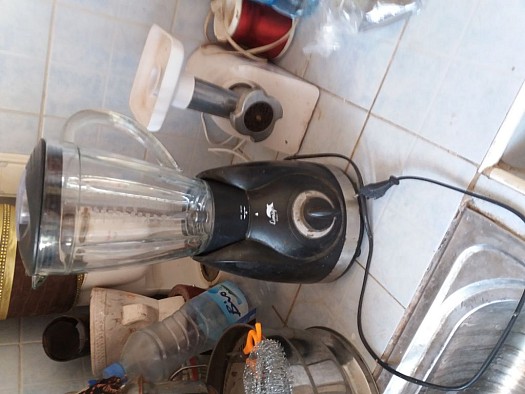 Matériels électroniques et d'autres accessoires