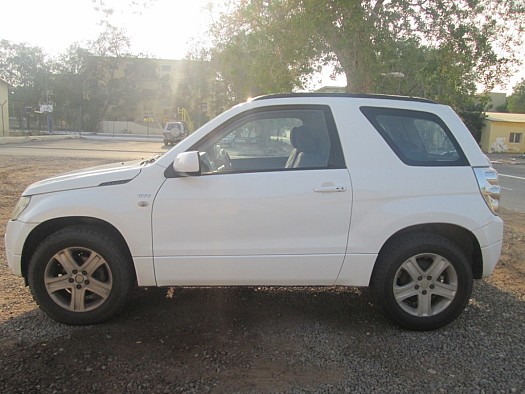 Petit 4 x 4 SUZUKI GRAND VITARA BLANC 3 portes