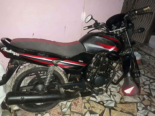 Moto hero
