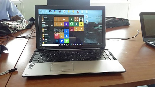 TOSHIBA