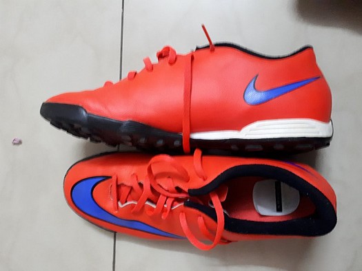 Chaussures de sport stabilisées