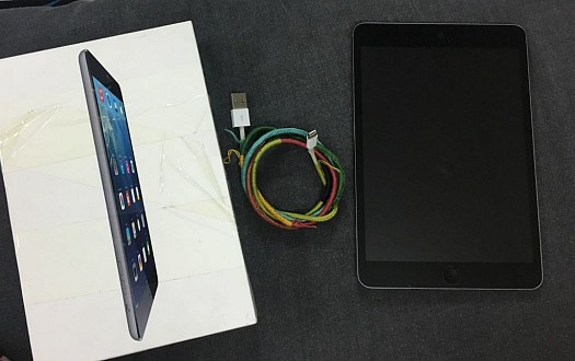 ipad mini 1 - 16G - without sim ( used clean )