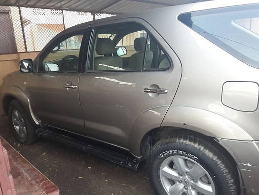 TOYOTA FORTUNER très bien entretenue