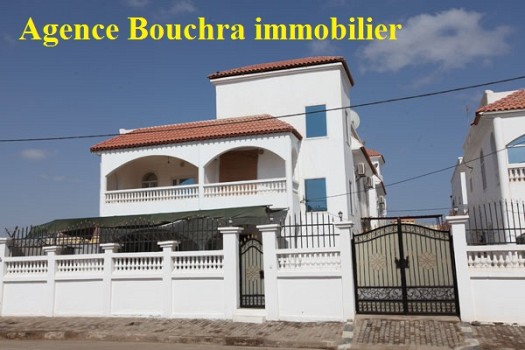 Bouchra immobilier loue villa duplex meublée cité Dawaleh