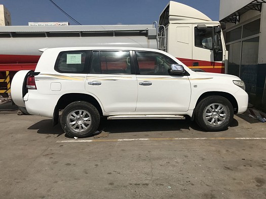 Toyoto Land Cruiser V8 (Prix défiant toute concurrence)