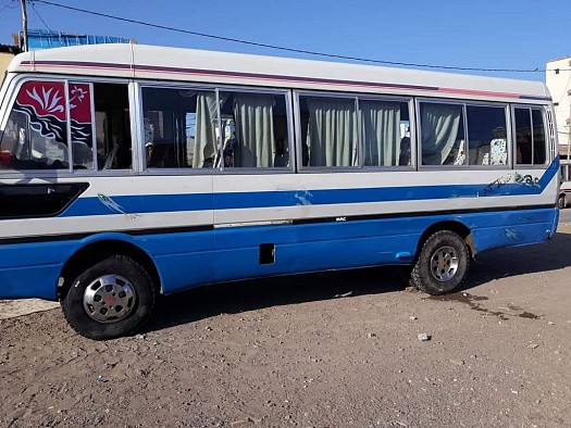 Bus 30 places bleu