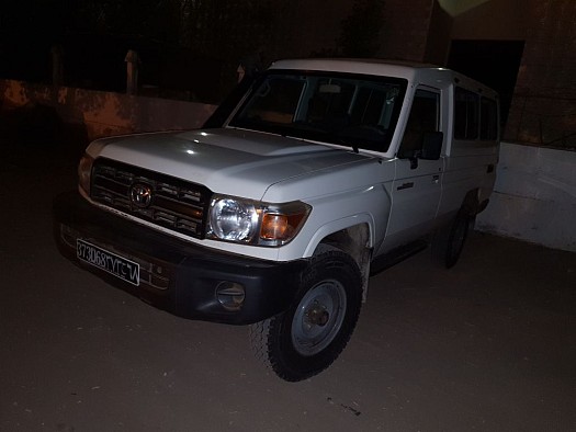 TOYOTA LAND CRUISER HARDTOP