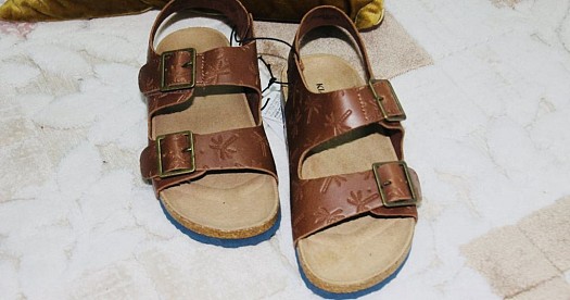 Sandales confortables à boucles couleur marron