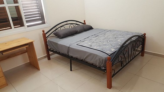 bed for sale / lit à vendre