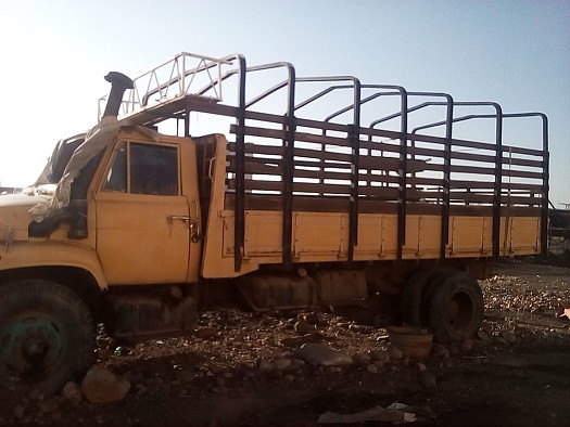 A vendre voiture Nissan Diesel ancienne marque