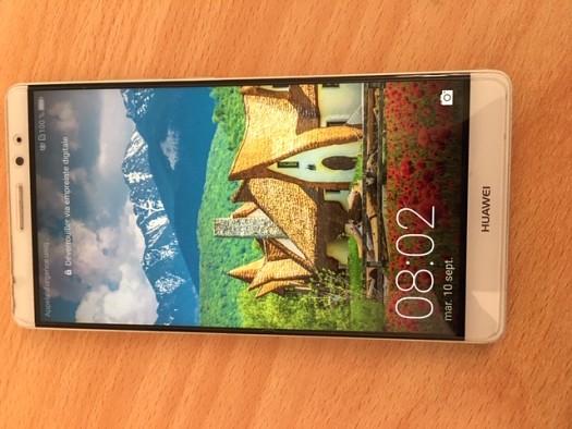 Smart Phone Huawai mate 8 presque neuf
