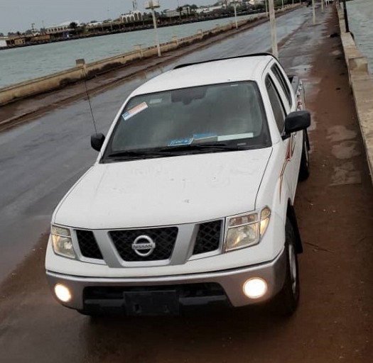 Nissan Navara 2012, Climatisée, Propre, presque neuve, importé de Oman [Négociable]