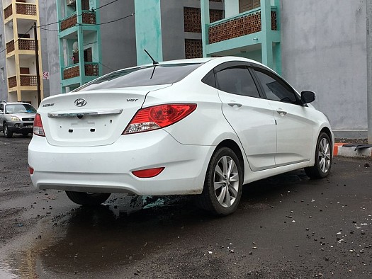 Hyundai Accent 2012