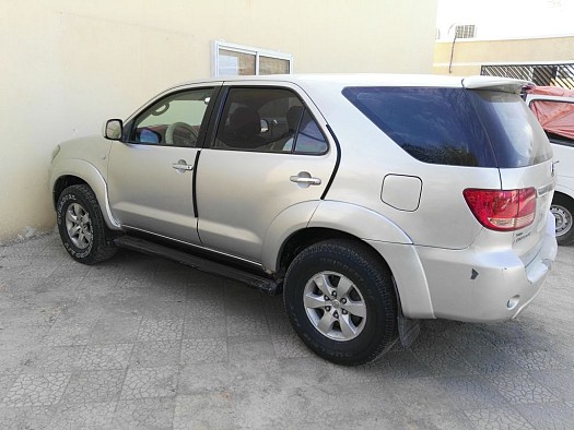 TOYOTA FORTUNER 2009