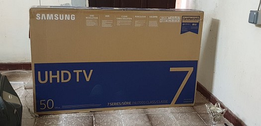 Télévision Samsung écran plasma 4K series 7 50 pouces