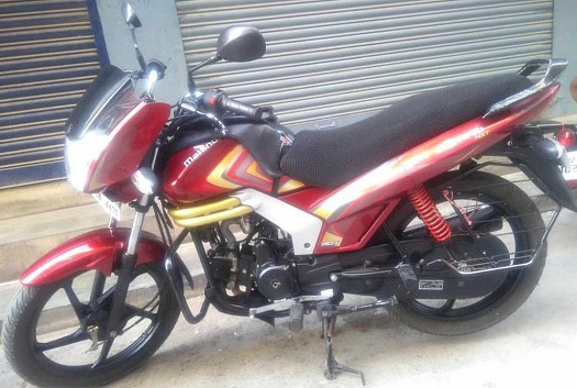 Moto MAHINDRA CENTURO