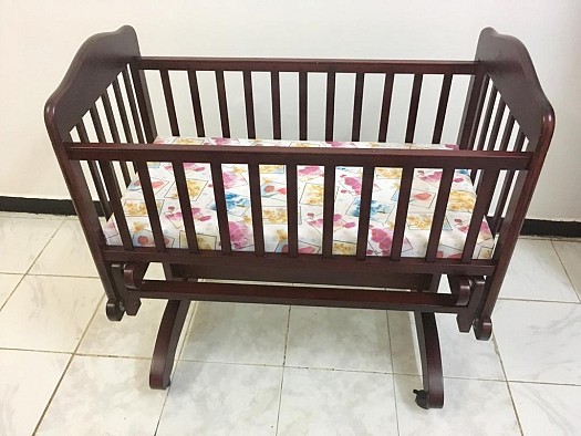 Lit Bebe Berceuse Avec Roulettes A Djibouti