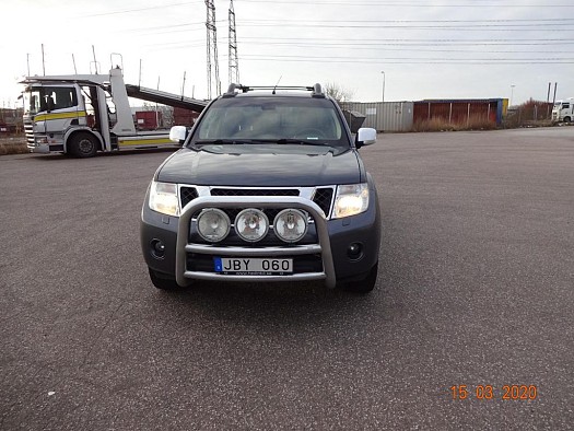 Nissan Navara 2.5 dci automatique 4WD 2013