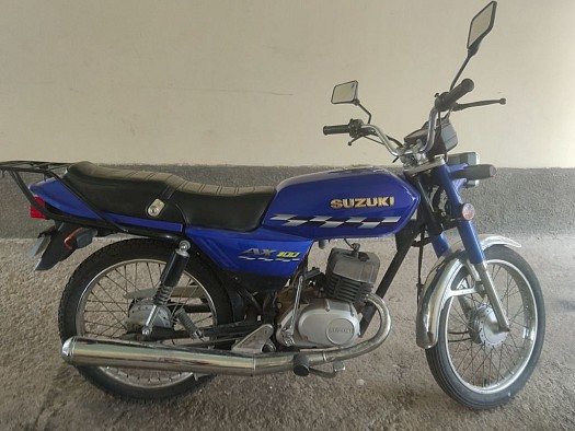 Suzuki AX 100