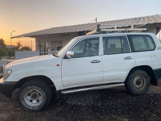 Toyota land Cruiser hzj 105l