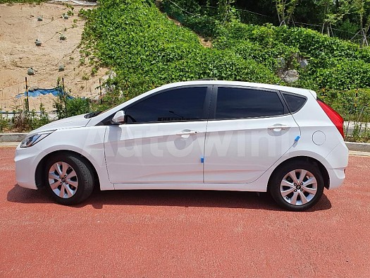 Véhicule Hyundai new accent 2011