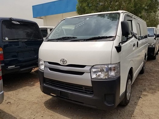 Toyota hiace 2016