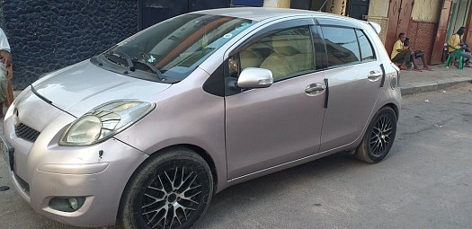 TOYOTA YARIS 2009