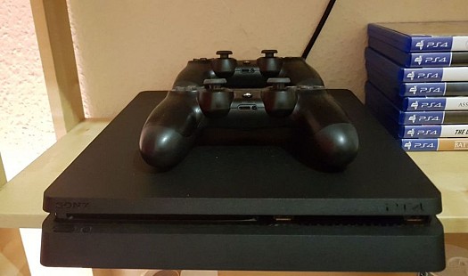 Console PS4 1To
