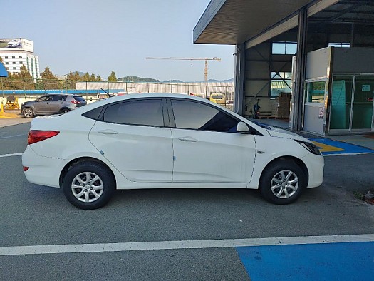 Hyundai Accent taxi