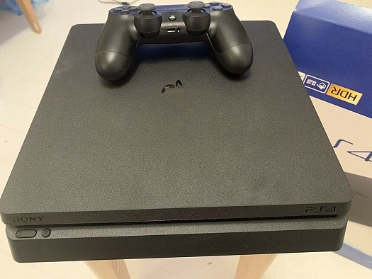 Ps4 Slim, FIFA 19 et GTA 5 Édition limitée