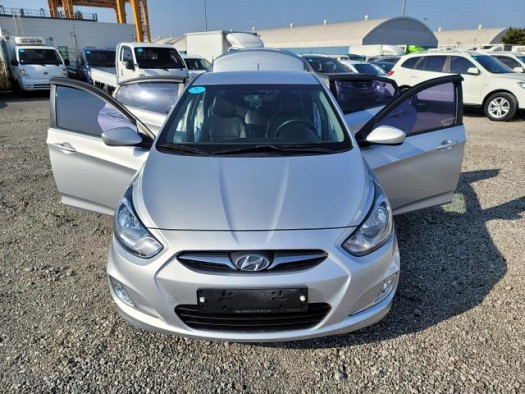 Hyundai accent 2014