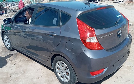 Hyundai accent 2014