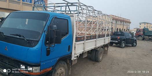 Liquidation 2 véhicules : camion et Pick-up 4x4