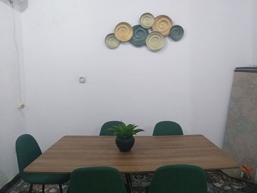 table à manger utilisée depuis quelques mois