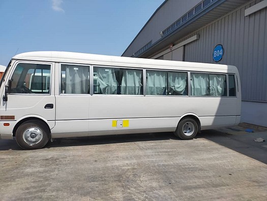 Bus Mitsubishi tout neuf