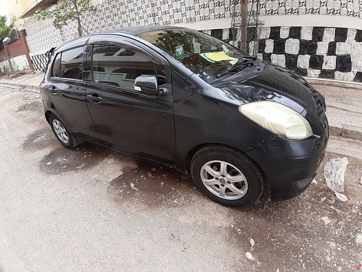 Toyota vitz très bon état avec climat