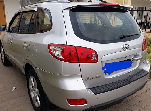 Vente voiture Hyundai Santa Fè très bon état à Djibouti