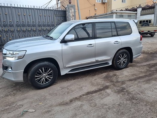 A vendre Toyota V8 gris