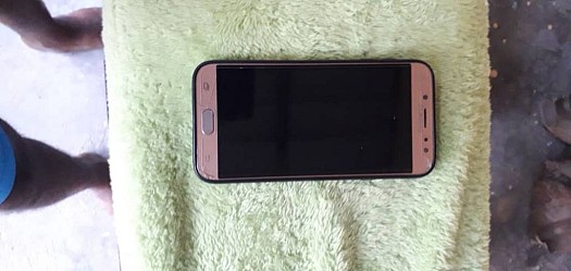 Sell phone -samsung G7