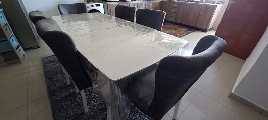 Selling dining table