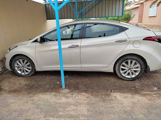 Vente de la voiture Hyundai Elantra 2015 Essence "Manuelle"