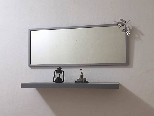 Miroir avec étagère